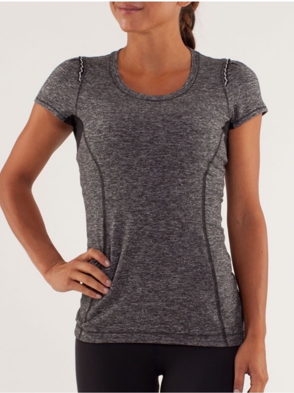Lululemon Star Runner Short
Sleeve In Black Size 6